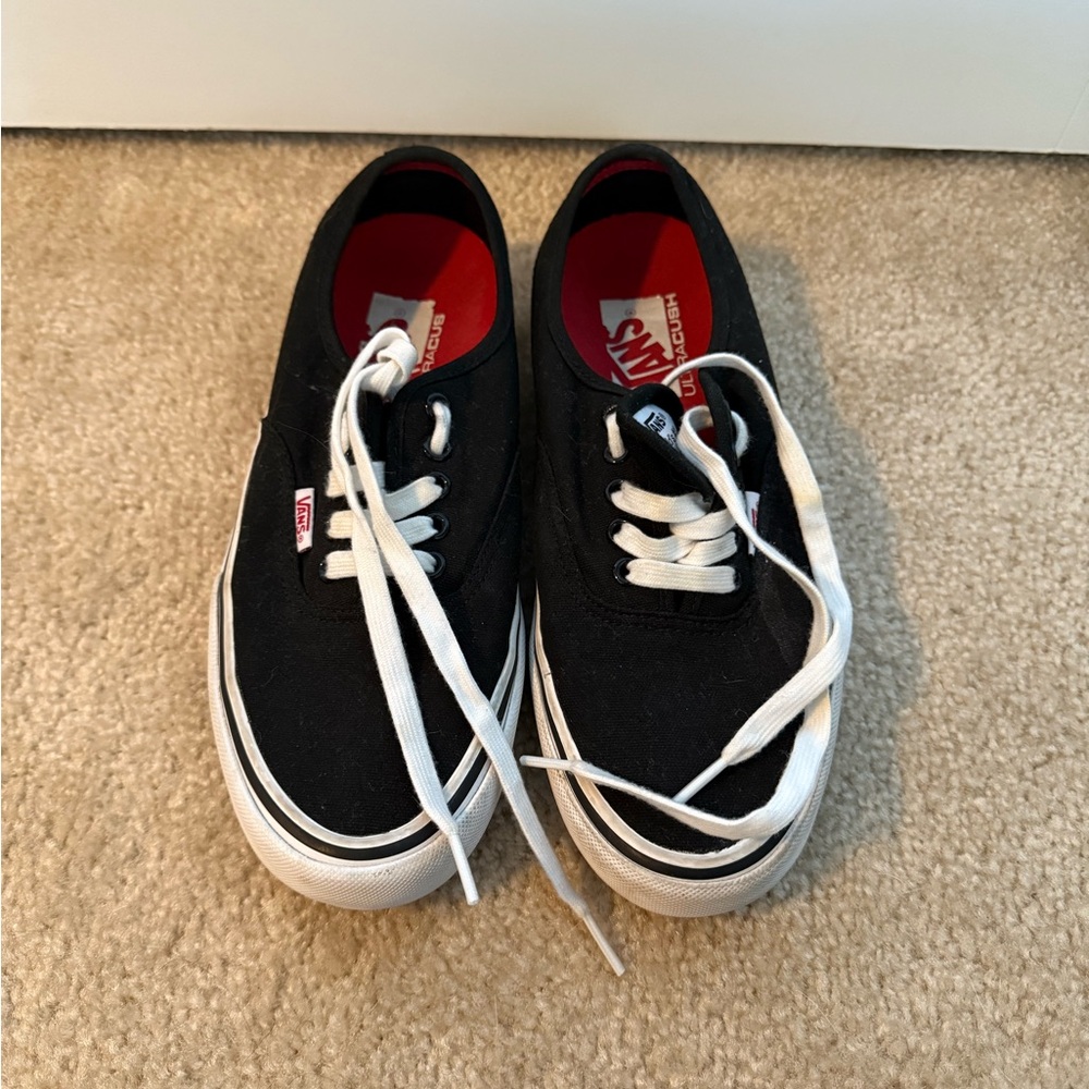 Vans Unisex Black Authentic Shoes - Picture 3 of 11